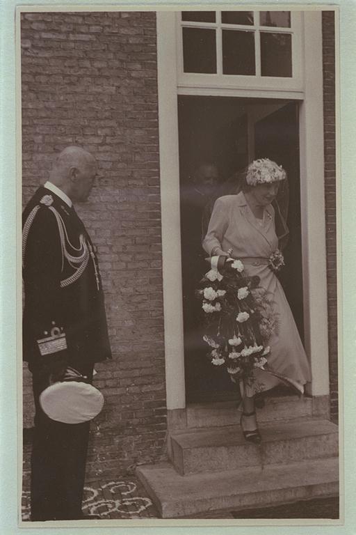 [Bezoek van H.M. Koningin Juliana aan Breda bij gelegenheid van het 700-jarig bestaan van de stad]